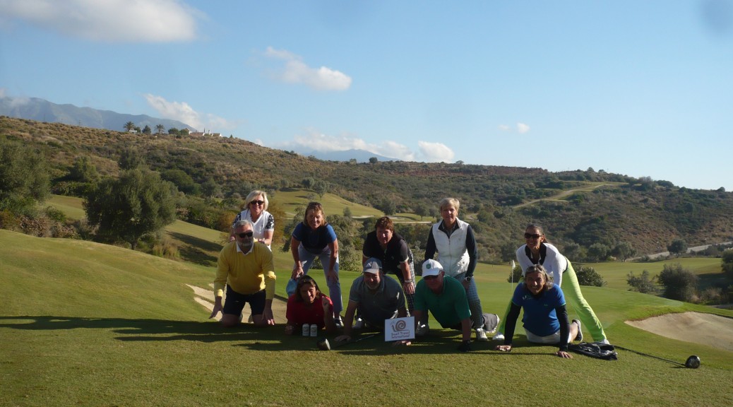 LISTOPADOVÝ GOLF V LA CALE V ZÁPLAVĚ SLUNCE