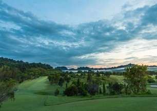 Gunung Raya Golf Resort<span class='vzdalenost'>(14 km od hotelu)</span>