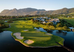 Steenberg Golf Course<span class='vzdalenost'>(15 km od hotelu)</span>