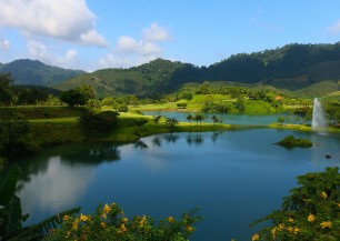 Katathong Golf Resort & Spa<span class='vzdalenost'>(65 km od hotelu)</span>