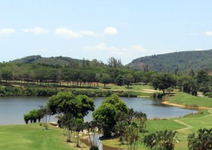 Blue Canyon Country Club - Lakes Course<span class='vzdalenost'>(10 km od hotelu)</span>