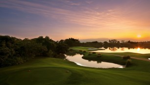 Mae Jo Golf Club Mae Jo Golf Club<span class='vzdalenost'>(15 km od hotelu)</span>