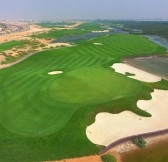 Al Zorah Golf Club | Golfové zájezdy, golfová dovolená, luxusní golf