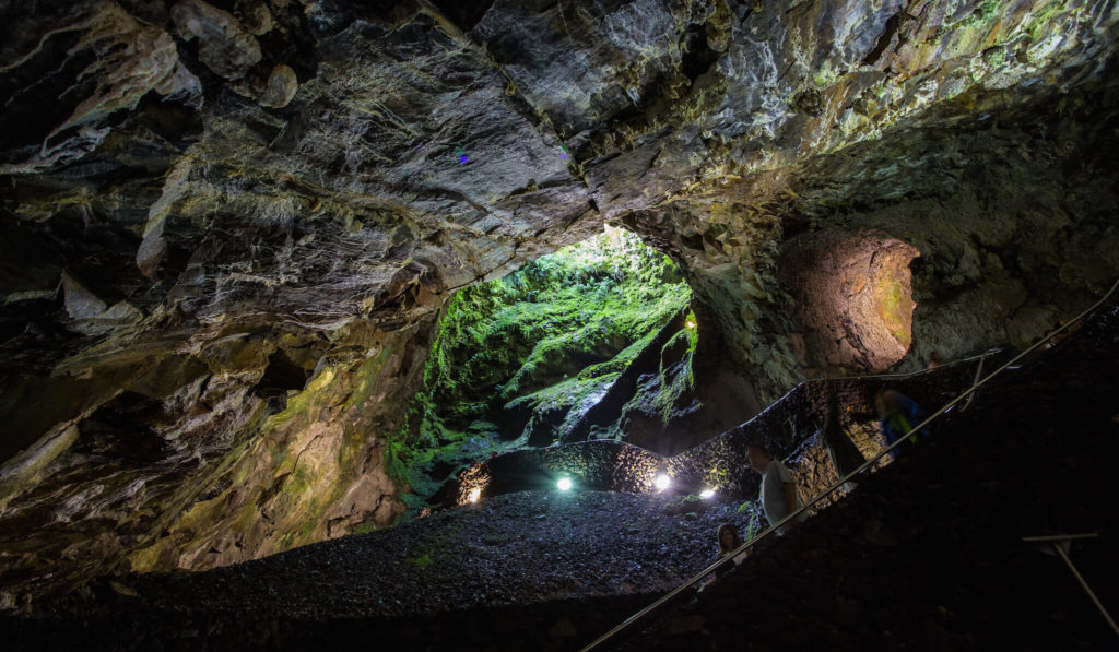 Azory - Terceira - jeskyně Algar do Corvao