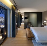 005932-01-bedroom-with-terraces