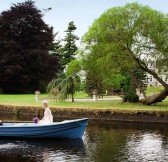 Bride-&-Groom-in-the-boat1