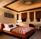 005332-04-Suite-Red-Leather-Bed