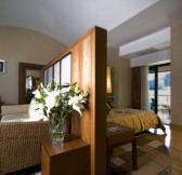Honeymoon Deluxe Room 2
