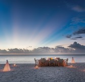 FOUR SEASONS AT DESROCHES ISLAND