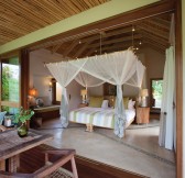 FOUR SEASONS AT DESROCHES ISLAND