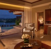 SANDALS REGENCY LA TOC