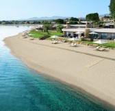 Řecko - IKOS  OLIVIA - New Deluxe Two Bedroom Bungalow Suite Beachfront Aerial Ikos Olivia_2000x1456