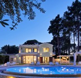 Řecko - IKOS  DASSIA - Deluxe Three Bedroom Villa Private Pool Beachfront evening_1599x1066