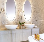 Řecko - IKOS  DASSIA - Suite Bathroom_2880x1920