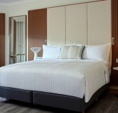 Malta - MALTA MARRIOTT Hotel  mlamc-king-guestroom-2854-hor-clsc