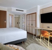 Malta - MALTA MARRIOTT Hotel  mlamc-king-guestroom-2856-hor-clsc