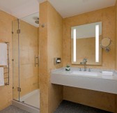 Malta - MALTA MARRIOTT Hotel  mlamc-suite-bathroom-0796-hor-clsc