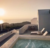 SANTO MARIS OIA LUXURY SUITES & SPA