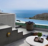 SANTO MARIS OIA LUXURY SUITES & SPA