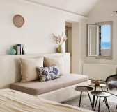 SANTO MARIS OIA LUXURY SUITES & SPA