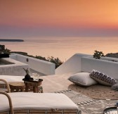 SANTO MARIS OIA LUXURY SUITES & SPA