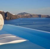 CANAVES OIA SUITES