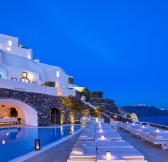 CANAVES OIA SUITES