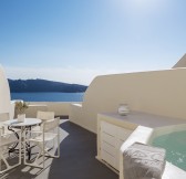 CANAVES OIA SUITES