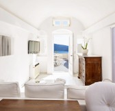 CANAVES OIA SUITES