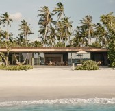 Maledivy-Patina-Maldives-Two-Bedroom-Sunset-Beach-Villa-With-Private-Pool-1