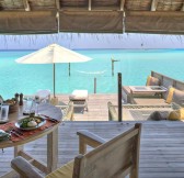 Maledivy-Gili-Lankanfushi-Luxury-Resort-Overwater-Lagoon-Villa-1