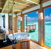 Maledivy-Gili-Lankanfushi-Luxury-Resort-Overwater-Lagoon-Villa-2