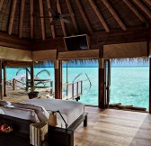 Maledivy-Gili-Lankanfushi-Luxury-Resort-Overwater-Villa-5