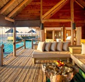 Maledivy-Gili-Lankanfushi-Luxury-Resort-The-Private-Reserve-Master-Suite-5