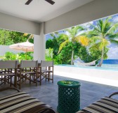 Maledivy-Amilla-Fushi-Beach-Villa-Pool-Deck-1