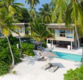 Maledivy-Amilla-Fushi-Oceanfront-Beach-Villa-1