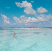 Maledivy - Soneva Jani - Paddle Boarding