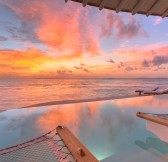 Maledivy - Soneva Jani - 1 Bedroom Water Retreat with Slide (2)