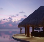 Maledivy - Dusit Thani Maldives_Sand-bar_03
