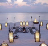 Maledivy - Dusit Thani Maldives_Restaurant_01