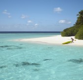 Maledivy - Dusit Thani Maldives_Beach 05