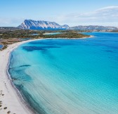 Baglioni_Resort_Sardinia_beach_02