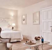 SARDINIE - LA VILLA DEL RE welcome_drink_in_the_room