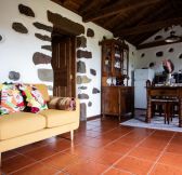 Azory_-_Flores_-_Aldeia_da_Cuada_12
