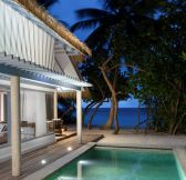 Maledivy-Raffles-Maldives-Meradhoo-36
