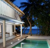 Maledivy-Raffles-Maldives-Meradhoo-36