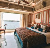 INDIE - Taj Lake Palace - Sisarma_Darshan_-_A_Historical_Suite 2