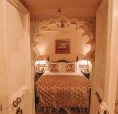 INDIE - Taj Lake Palace - Rang_Mahal_-_A_Historical_Suite 3