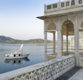INDIE - Taj Lake Palace - Royal Spa boat