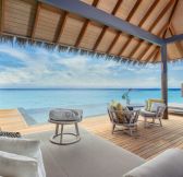 VAKKARU MALDIVES - overwater-pool-villa_terrace